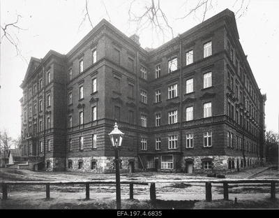 The University of Tartu Students' Joint Shop in Hetzel Street.  duplicate photo