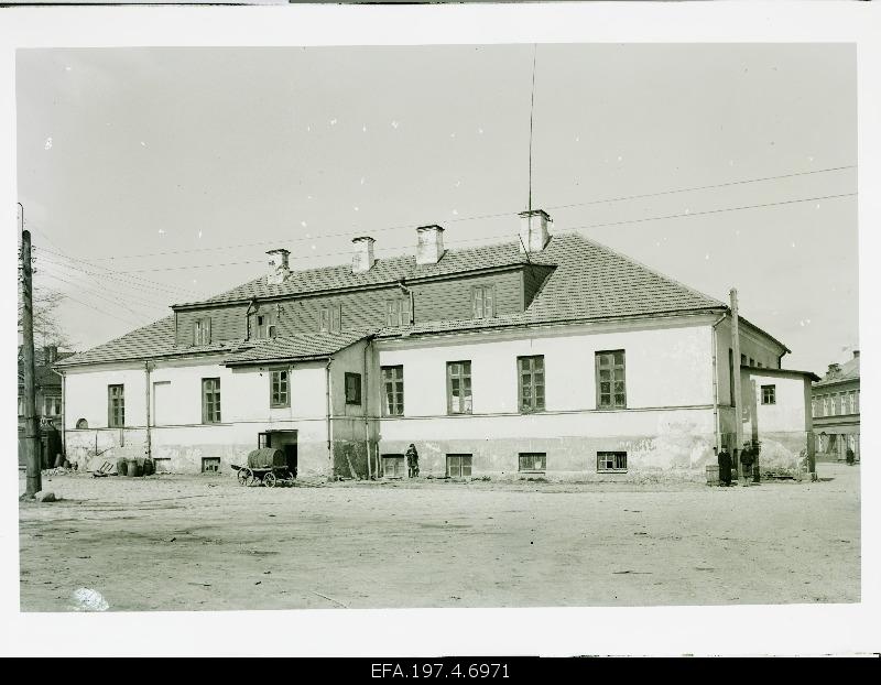 Tartu Post Station, viewed by the yard.