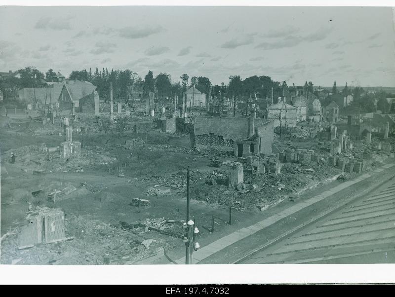 Ruins on the corner of the Central and Hope Street.