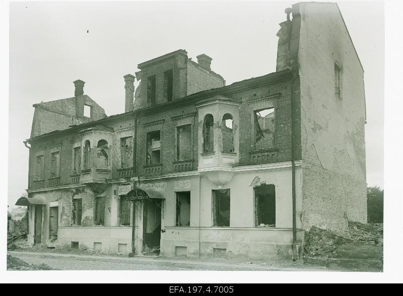 Ruins on Narva Street.