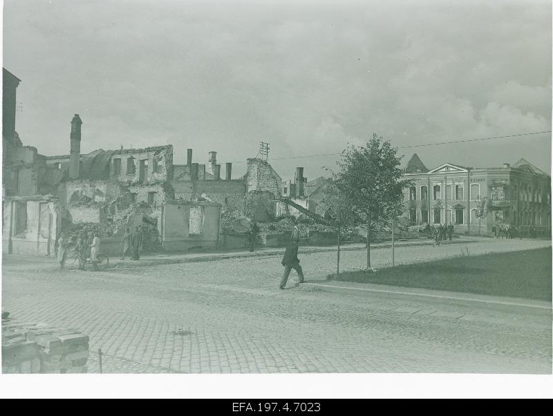 Ruins in Raekoja Street.
