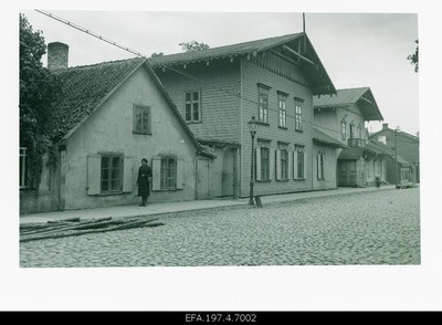Tiigi Street. On the left the building of the German Hand Workers Society.  duplicate photo