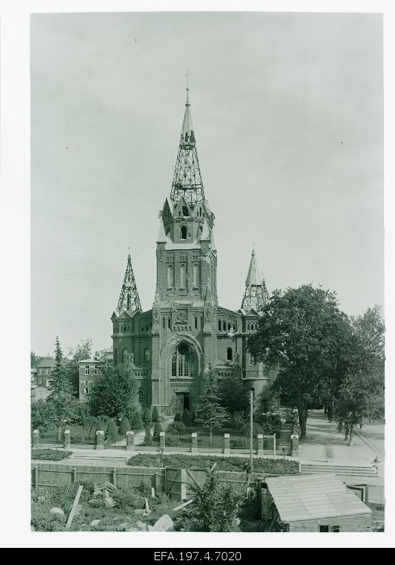 The ruins of the Peetri Church.