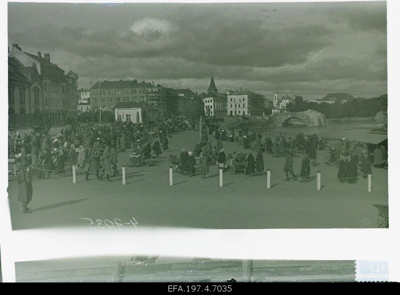 View of the food market. On the right Kivisilla ruins.