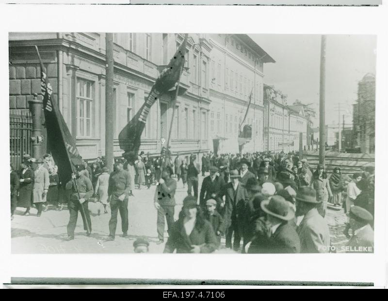 Demonstration of Workers on May 1 at the corner of the streets of Laia and Jaani.