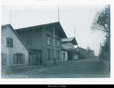 Tiigi Street. On the left the building of the German Hand Workers Society.  duplicate photo