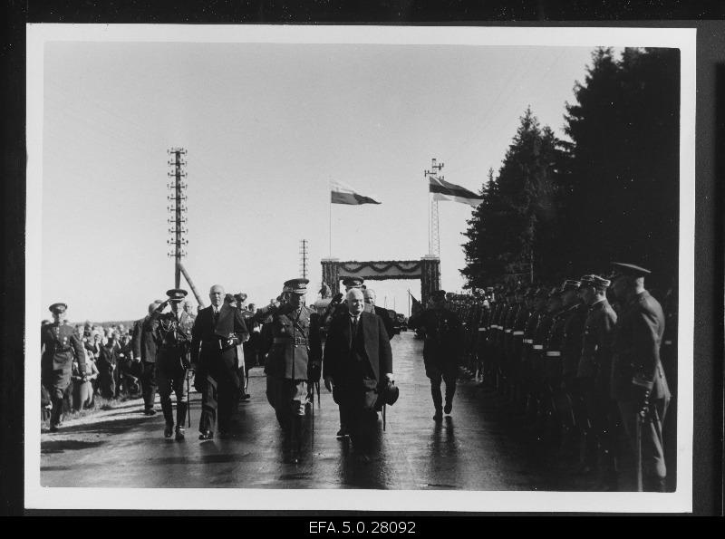 President Konstantin Pätsi visit to Tartu and Tartu County. Arrival to Tartu.