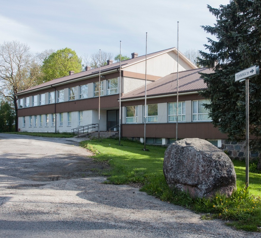 Viiratsi keskusehoone, vaade. Arhitekt Valve Pormeister rephoto