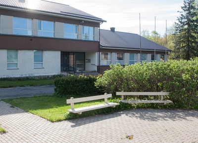 Viiratsi keskusehoone, eestvaade. Arhitekt Valve Pormeister rephoto