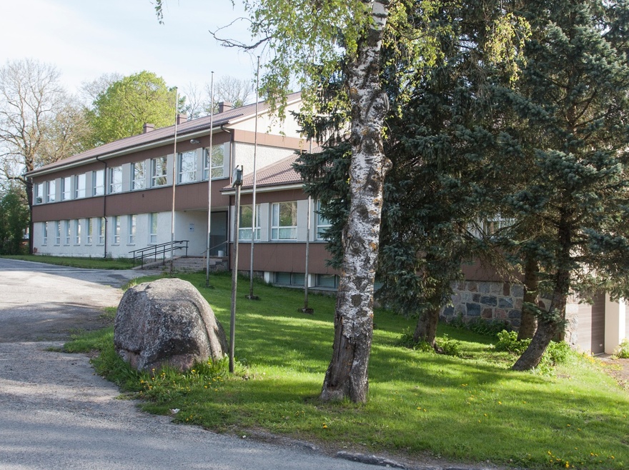 Viiratsi keskusehoone, eestvaade. Arhitekt Valve Pormeister rephoto