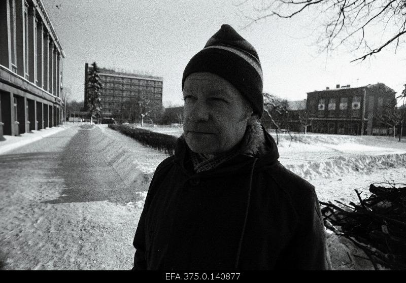 Senior researcher in the Literature History sector of the Institute of Language and Literature Ülo Tonts in Pärnu.