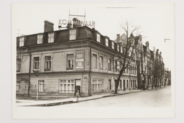 View of the municipal building at the corner of Maakri and Pääsukese
