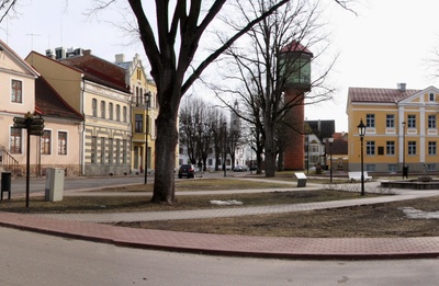 trükipostkaart, Viljandi, turuplats, apteek, hotell, viinamonopol, turuhoone, veetorn, kaev, kuulutustulp, koloreeritud, u 1915, Verlag von E. Ring (Fellin) rephoto