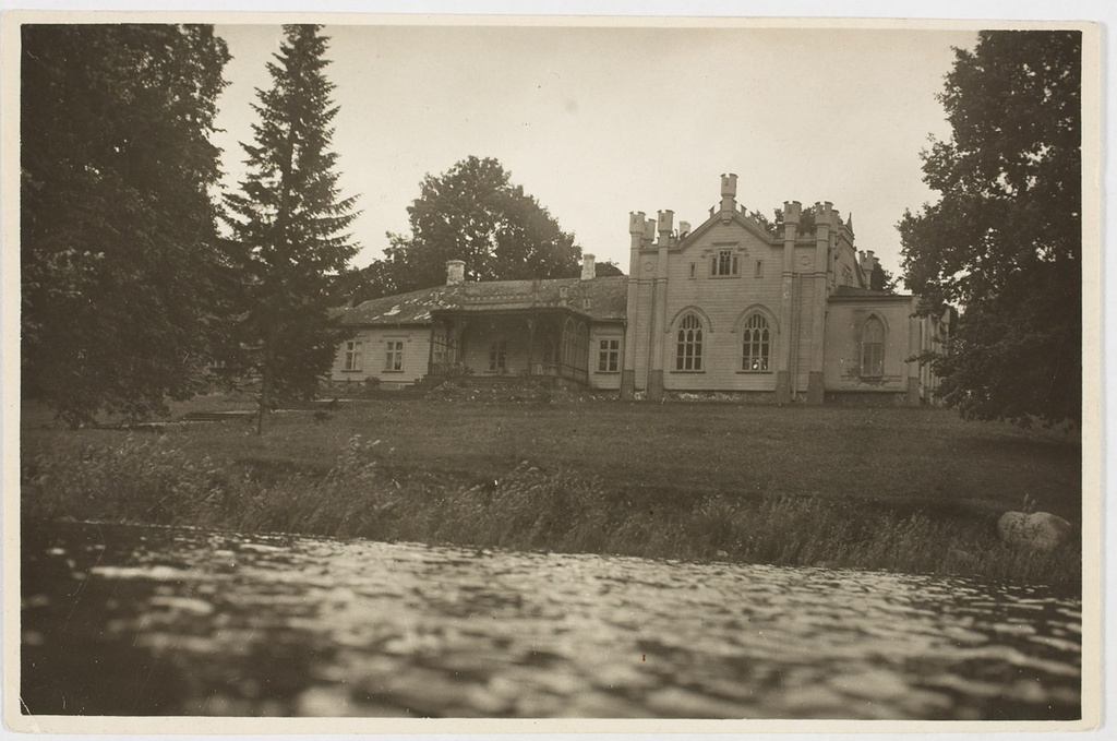 Kukulinna Manor on the shores of Saadjärve, Tartumaa 1924