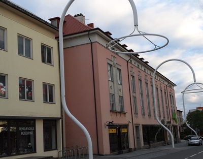 Fotopostkaart. Võru vaade.Tartu tänav, August Ebberi kauplus ja pangahoone 1930-tel aastatel. rephoto