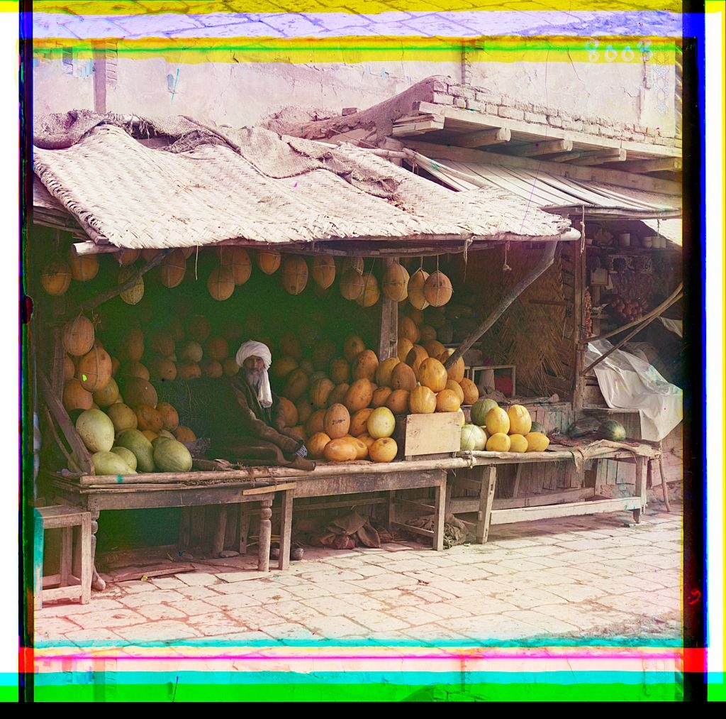 Melon vendor. Samarkand (Loc)