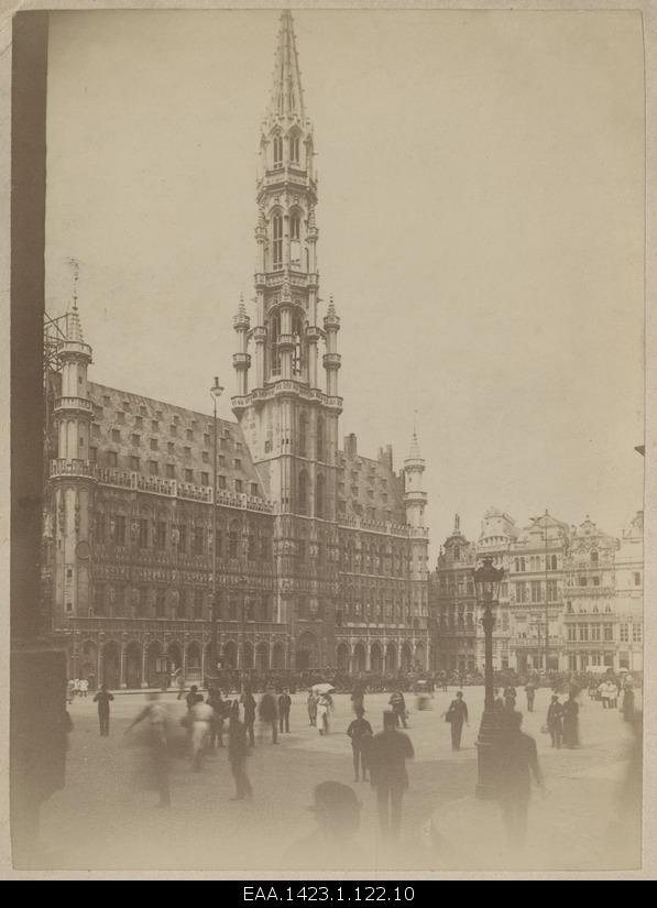 View of the Brussels Hall and the Hall Square