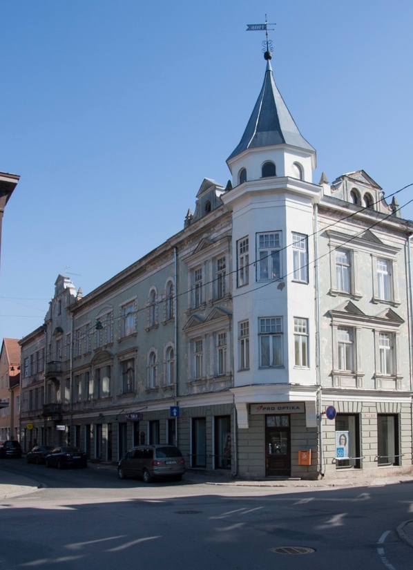 Tartu and Lossi Street crossing place. rephoto
