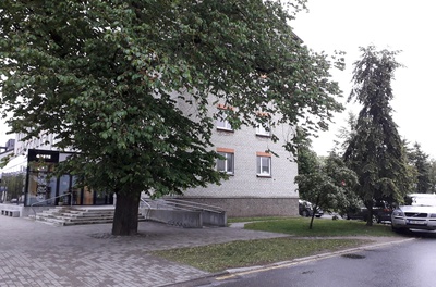 Grupp Kuressaare naisõpetajaid bussijaamas rephoto