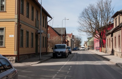 trükipostkaart, Viljandi, Jakobsoni tn, Eha tn ja Tallinna tn vahel, vas nr 26 maja, rõdu u 1900, trükk C. Schulz (Riia) rephoto