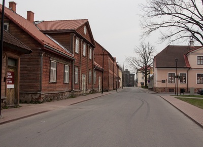 foto, Viljandi, Lossi tn, turuplats, paremal apteek, u 1880 rephoto