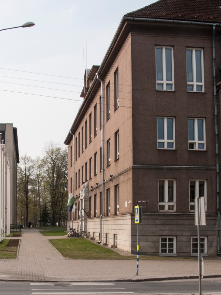 foto, Viljandi, Nõukogude väljak, adminhoone, 1965, foto A. Kiisla rephoto
