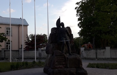 Kuressaare Vabadussõja monument rephoto