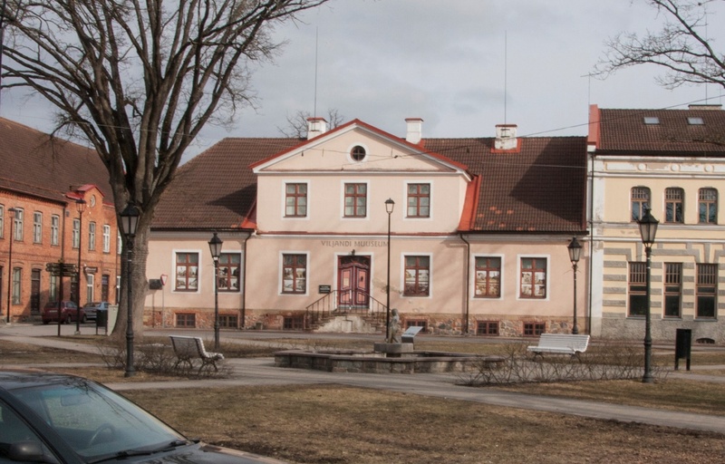 fotopostkaart, Viljandi, Laidoneri plats, apteek, 1934, foto T. Parri rephoto