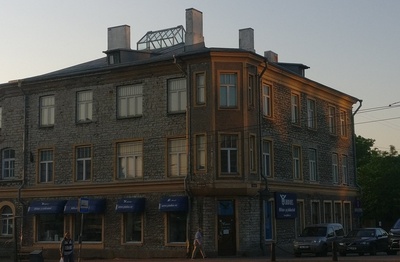 Kauplustega elamu Tallinnas Tartu mnt 73, vaade. Arhitekt Anton Uesson rephoto