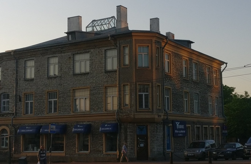 Kauplustega elamu Tallinnas Tartu mnt 73, vaade. Arhitekt Anton Uesson rephoto