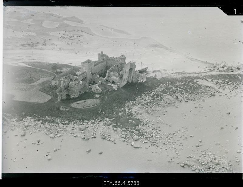 Single Air Force soldier no. 1 Aerophoto made by a flight observer.Rains of the Full Ordulum