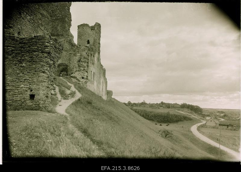 The ruins of Rakvere fortress.