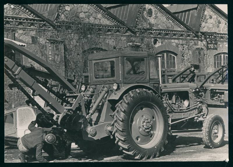 Photo, Mõisaküla, Excavator factory Talleks branch
