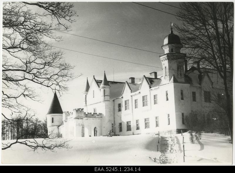 Alatskivi castle in winter