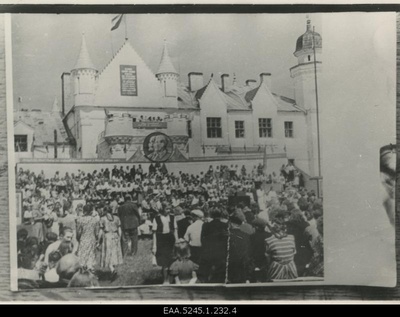 Alatskivi song day at the castle  duplicate photo