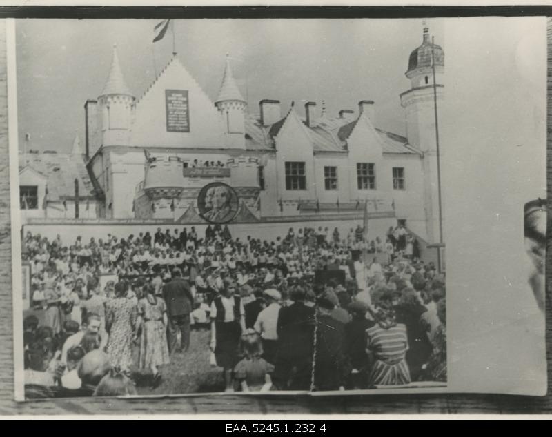 Alatskivi song day at the castle