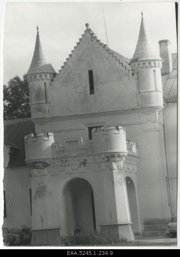 Alatskivi castle entrance door