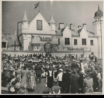 Saturday at Alatskivi Castle  duplicate photo