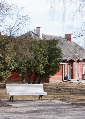 foto, Viljandi, Posti tn- Koidu tn nurk, park, Jaan Sihver, büst, 1979, foto E. Veliste rephoto