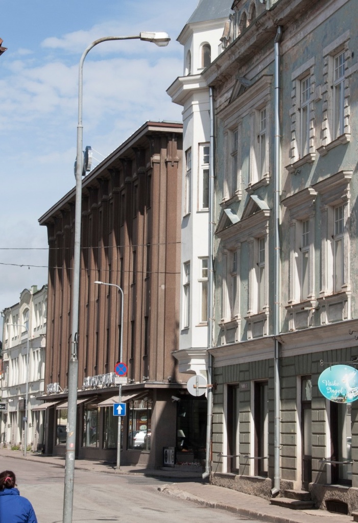 foto, Viljandi, Tartu tn, keskel hotell-restoran Viljandi, raamatupood Sõprus u 1965 rephoto