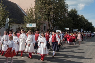 foto, Viljandi, Rahvarinne,rongkäik, 1988 F P.Hunt rephoto