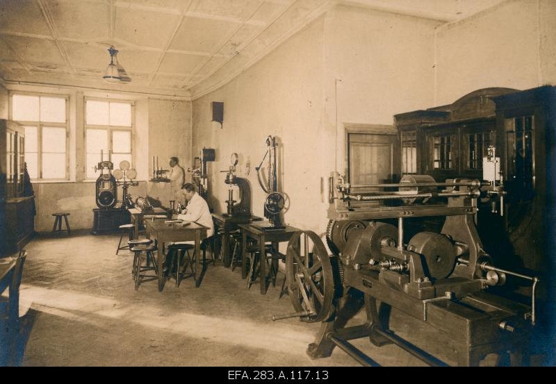 Tallinn Tehnikami material testing laboratory, metal department and machine room II.