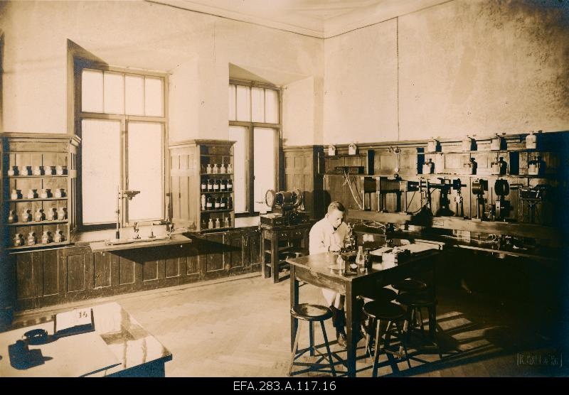 Metallography laboratory of Tallinn Tehnikami.