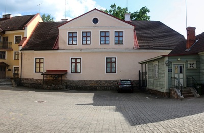 foto, Viljandi muuseum, ehitus, õuetiiva lammutus, 1993, foto E. Veliste rephoto