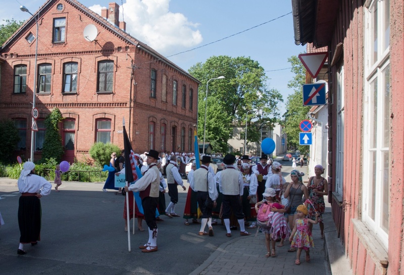 trükipostkaart, Viljandi, Lossi tn- Posti tn ristmik, hotell Park, u 1903, Verlag von A. Tõllasepp rephoto