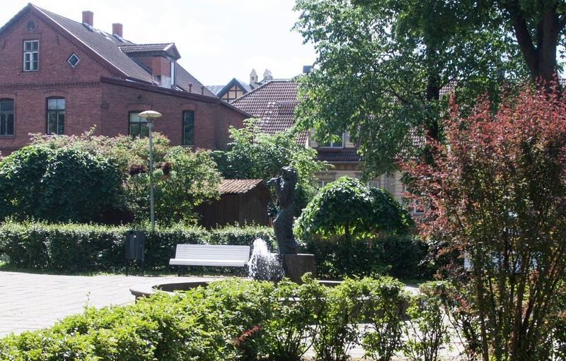 trükipostkaart, Viljandi, Lastepark, ümar lillepeenar, u 1902, Verlag A. Tõllasepp rephoto
