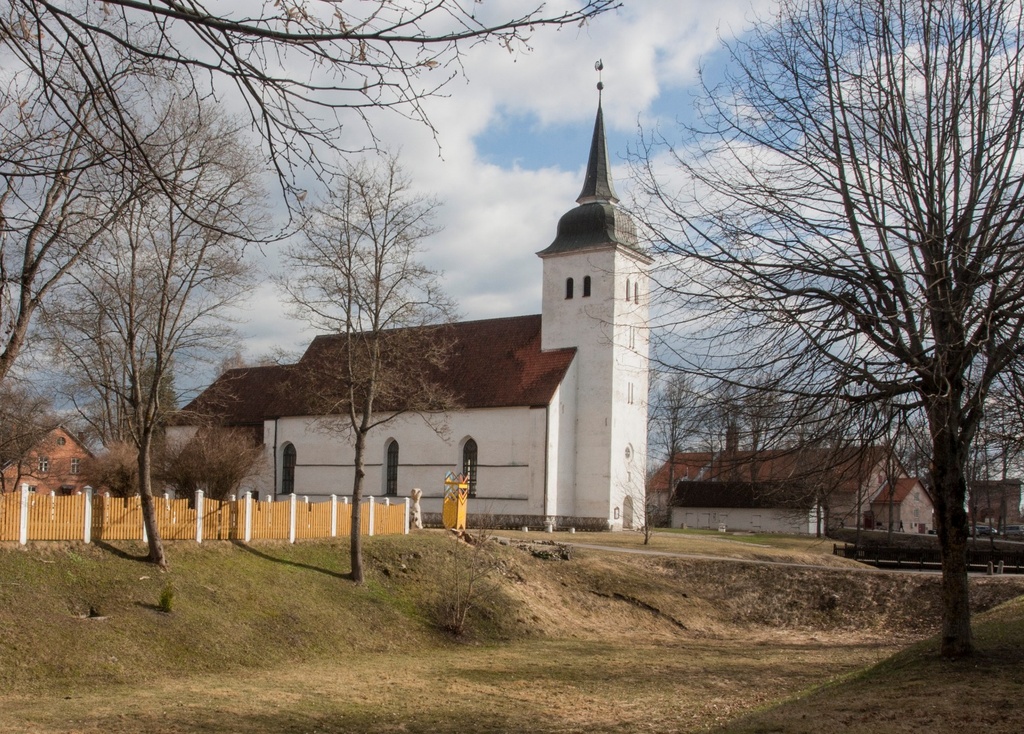 Outside view of Viljandi Jaan Church from NW rephoto