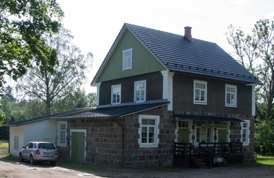 Here's the weeger. rephoto