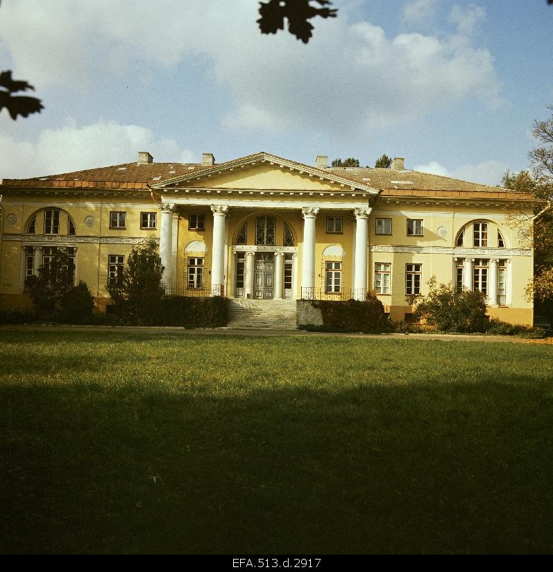 Saku manor building.