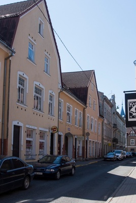 fotonegatiiv, Viljandi, Lossi tänav (kohviku vastasmajad) rephoto